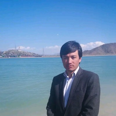 بنی آدم اعضای یکدیگرند که در آفرینش ز یک گوهرند
چوعضوی به درد آورد روزگار دگر عضو ها را نماند قرار
تو کز محنت دیگران بی غمی نشاید که نامت نهند آدمی