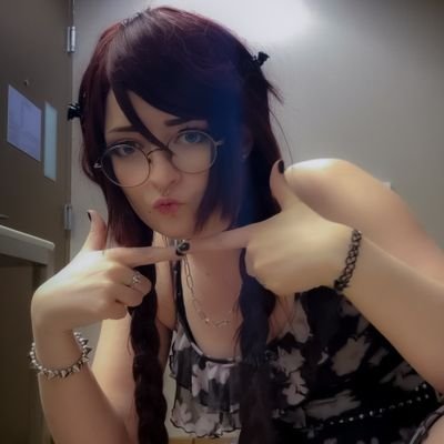 (・ω・)ノ  26 year old | Gamer | Streamer | Cosplayer | Autistic |