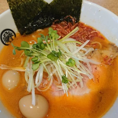 COOとラーメンが大好きな社員の日常です。
COOの飯テロ酒テロに耐えつつ、仕事をしていく者です。
株式会社プロスペリティ　美容ブランドR＆N　広報
（ちなみにCEOももちろん大好きです！！！w）