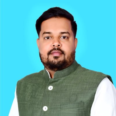 Welcome to the official page of Manveer Singh. Mr. Manveer is an active young Politician belonging to Deoria, the district of UP !!