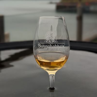 #Verwaltungsresopal, mag Whisky und BVB;

Tweets werden regelmäßig gelöscht...