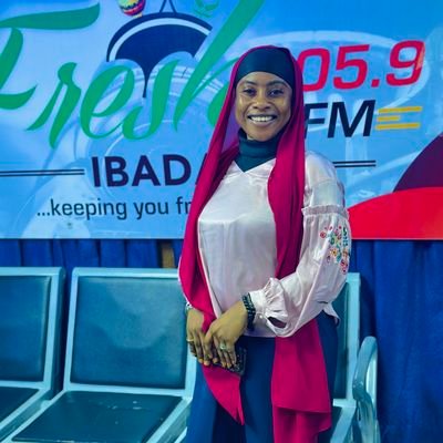 Broadcast journalist,Host;THE MUSLIMAHS(Fri 8:30pm @freshfmibadan /Voice Actor/YorubaTranslator
Brand owner @Arabinrin_Onileke_nmore/IG&Tiktok @arabinrin_rahmat