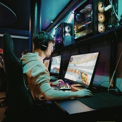 blou1ss's profile picture. 