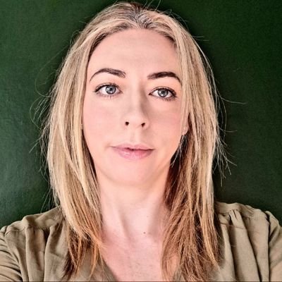 Louise_Reilly_W's profile picture. Non-descript