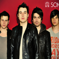 ClubedaSonni's profile picture. Três meninas gaúchas [@tainaspessatto @Franncampos_ @GiuliAna_Izolan] com um amor incondicional, lutando por quatro paixões.