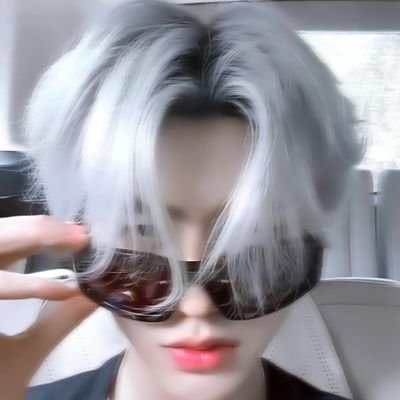 Fan page for our favorite singer-songwriter KUN (Cai Xukun). Follow @kun_officialx for KUN’s latest news on music, stage, fashion, and more.