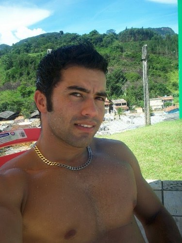 SIMPLES,TRANQUILO AMO FAZER NOVOS AMIZADES, SINCERO,CARINHOSO,ATENCIOSO,ADORO PRAIA,MALHAR CINEMA, PIZZA,CHURRASCO.ADORO FUNK,PAGODE,FORRÓ,AXÉ,DANCE...