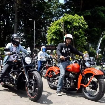 rastaman life up
soekarnoisme,hobby burung bonsai Queen ac/dc deep purple bob marley