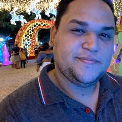 Não sinto saudades, tenho comigo doces lembranças, pois as ruins apaguei e só deixei alegrias para ser feliz....