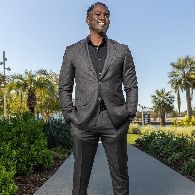 Husband | Father of 👶🏽🧑🏾 | Author ✍🏾| Investor 🏢 | Purdue Boilermaker 🚂 | Athlete 🏌🏿♂️| CEO of Epyc Brand & MidCity Holdings LLC