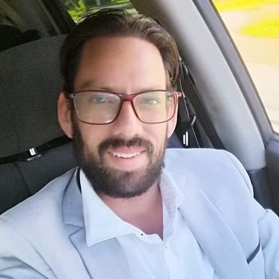 Socialista, Albo, Floridano de nacimiento y viajero laboral, Tribunal Supremo en @pschile. Mi personalidad es quien soy y mi actitud depende de quien sea.