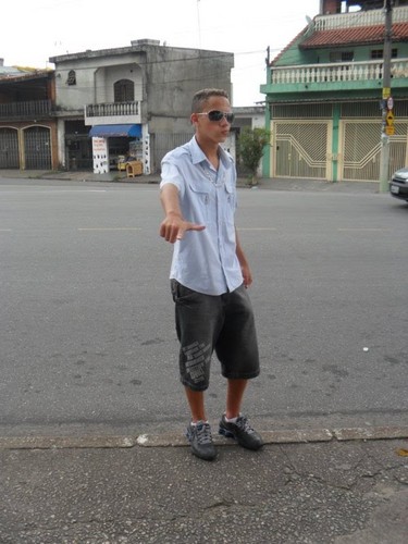 Um bom malandro, conquistador, tem naipe de artista pique de jogador. ♪