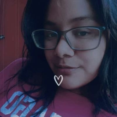 carmenquesque's profile picture. 