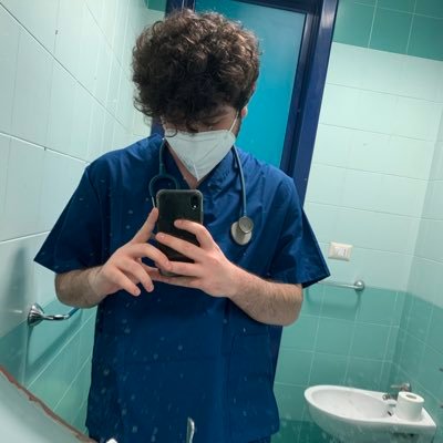 24yo, Pozzuoli(NA). Medicine And Surgery at SUN⚕️. Amatorial Chef. Super Smash Bros Ultimate enjoyer (Terrons Crew). Forza Napoli Sempre. bio atroce.