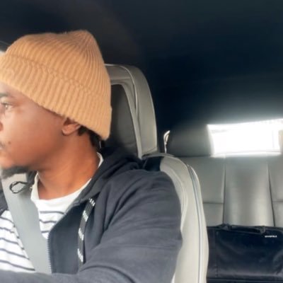 XovieY's profile picture. I talk to computers; sometimes, they talk back. ⚽Man Utd. 🪐Star Wars.