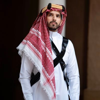 مؤمن بوطن قائده سلمان الحزم وصاحب رؤيته محمد العزم ،ماضي أفتخر فيه وحاضر إنجاز وإعجاز مُنتظر، طبيب وكاتب كلمة حق دوما عن الوطن💚🕊