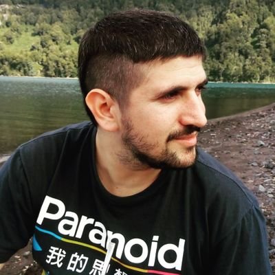 Comunicador.
Futbolero, periodista, viajero, guitarrista de fogón, cinéfilo y ñoño.
Ya sabes... un poco de esto, un poco de aquello...