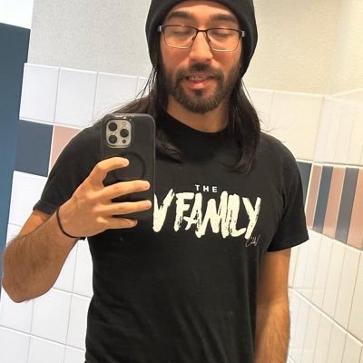 Gamer, Runner, Dancer, Teacher, and Fellow Adventurer! I stream FFxiv and Smash Bros content! Family member for The VFamily