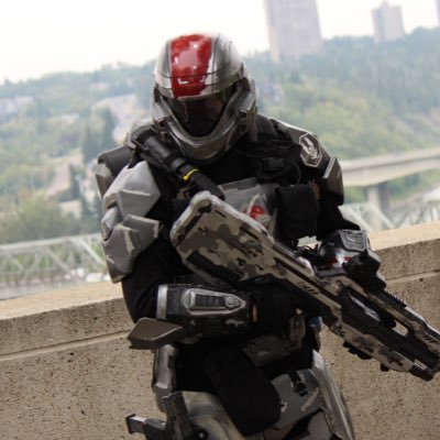 I'm an Edmonton based cosplayer, I'm a bit shy but I just love building junk and having fun! I also love me some Halo!