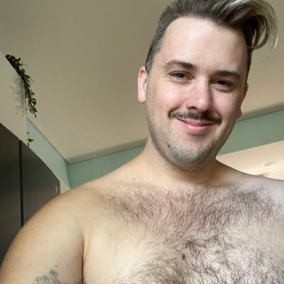 Jesse69107574's profile picture. still trying to work out what Twitter is for me 😂