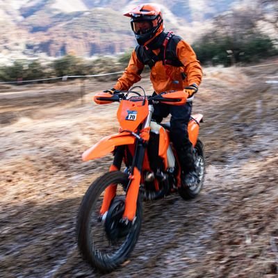 KTM 250EXC(トランポ:ホンダ N-VAN)に乗ってます / 以前はトライアンフ ボンネビルT120にも乗ってました / DDR、スプラトゥーン等ゲーム(最初は放置気味)