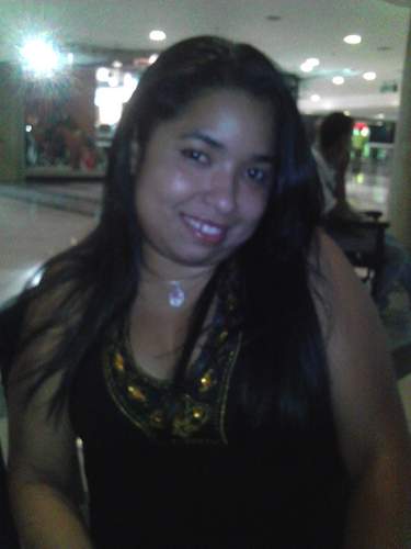 Soy una chica divertida, joven madre de Laudany a quien amo con todo mi corazon. te quiero hija!!