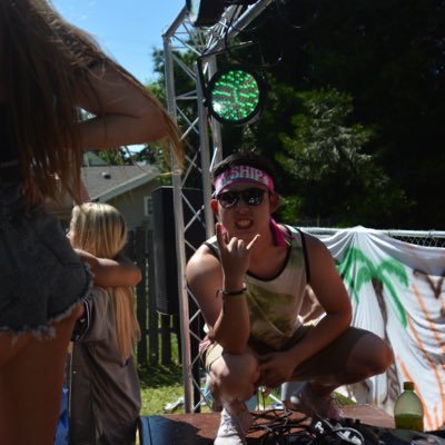 v_chia's profile picture. ¯\_(ツ)_/¯ || Sco Ducks