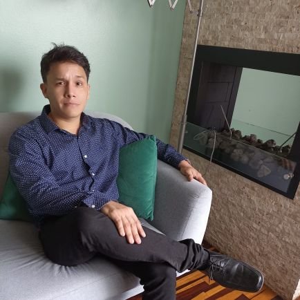 julioflores1989's profile picture. 