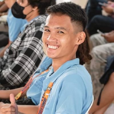 Ubri03's profile picture. Busy updating my bio......