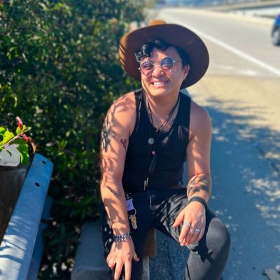 MB Guel. They/Them. Occasional writer of things. non-binary and transmasc person type shape. 🖤💜🤍💛👹🏳️‍⚧️🇲🇽 https://t.co/nmpVd6VYsi