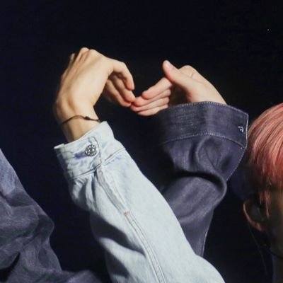 jenrenjunjaem's profile picture. i won't delete the link so no need to follow me 😉