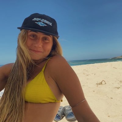 to viciada em garota do momento!!!!!! sou fa do marcelinho d2, de h2o meninas sereias e de quimica orgânica!!!!