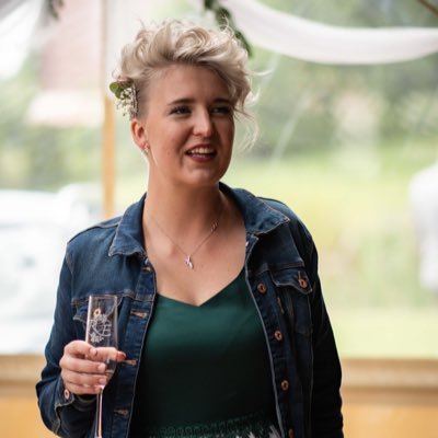 ElisBlazek's profile picture. Učím se, abych mohla učit zážitkem