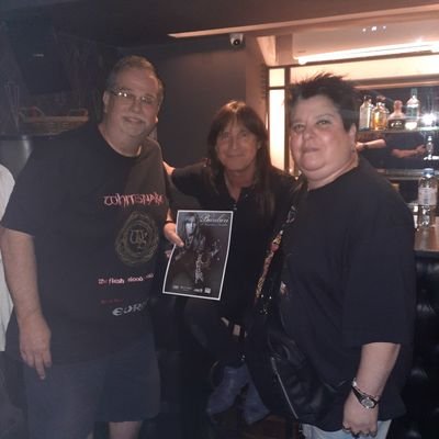 Médico,hincha del rojo y amantes del metal