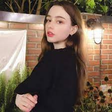 qmplq44619119's profile picture. There will be a day when the Sun will shed Light, looking out from behind the Clouds: Catch the moment, do not miss it, No, And hide its Ray in the pal