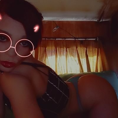 just a kinky girl onto bimbocore girls 🤤🤤🤤🤤🥵🥵🥵🥵