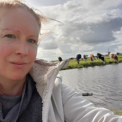 Assistant professor @ Leiden University (CML-EB).
Ecology, fungi in all shapes and sizes, soil biodiversity, plant-soil-feedbacks and C cycling. 
Mother of two