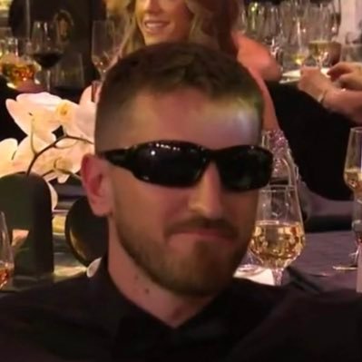 Louislarkin_'s profile picture. 