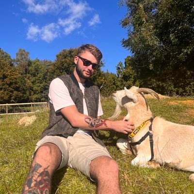 stlzzy__'s profile picture. easy now. Pub League. Guinness. Plumber.