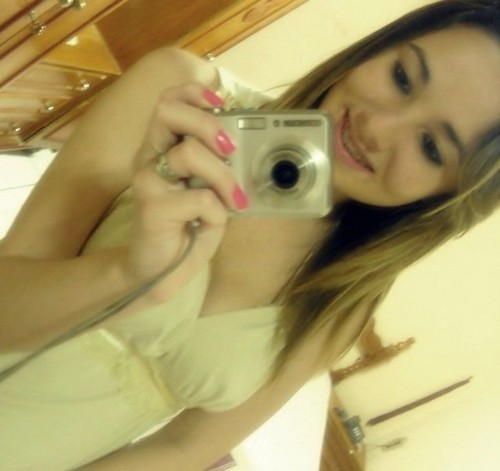 Giovanna_Neery's profile picture. Eu sei levantar depois de uma queda. Eu sei seguir em frente, mesmo tendo que deixar alguém pelo meio do caminho. Eu aprendi a ser forte.