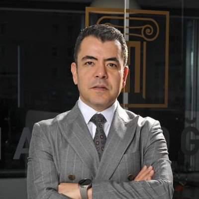 Beşiktaş JK Kongre Üyesi / Avukat / İÜ Hukuk / İÜ Sanat Tarihi / @hamzaogluhukuk