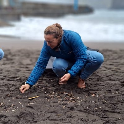 Profesora de Medicina Preventiva y Salud Pública @ULL. La salud ambiental mi pasión en tierra, mar y aire. En busca de la S.O.S.TENIBILIDAD.