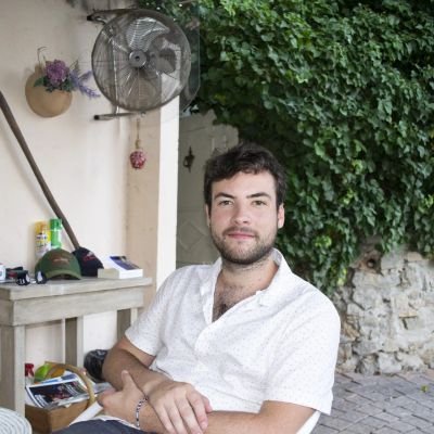Juste un gars du sud, amateur d'apéro, de rock, de séries.
Regarde plus de sport que je n'en fais
UTC 💛🖤