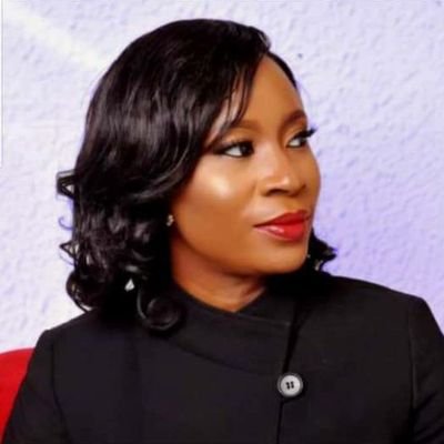 Lawyer, blogger, voice of inspiration, God lover...total package. I write things I wish sm1 wld tell me! #Femmequotes #LA130 family