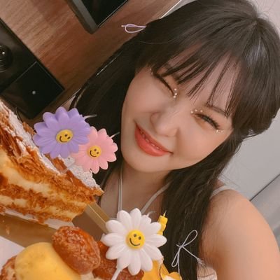 daisychungha Profile Picture