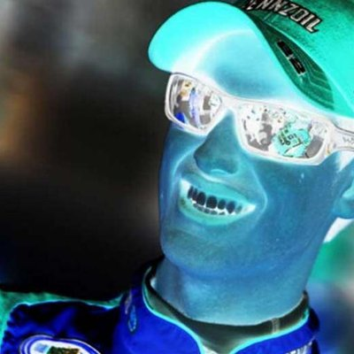 TheRealWinger22's profile picture. 