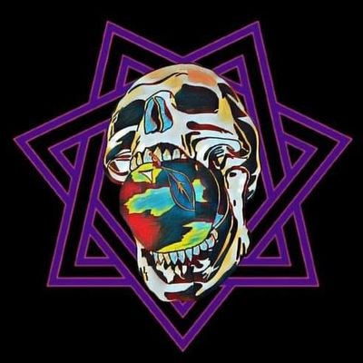 Multi medium artist ~ Occultist ~ Drag Monster (Bubonic Rose/Dre Ackula) ~ 
https://t.co/PNEdobVTh7