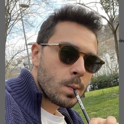 urast's profile picture. gold digger