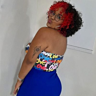 lletstz's profile picture. vivendo longe de qualquer vestígio de negatividade 🦋✨