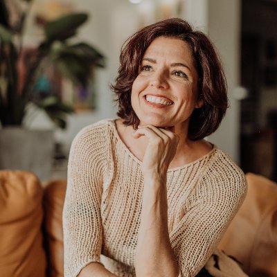 ✍️ Author of #1 Amazon Bestseller All This Healing is Killing Me 🧘 Writing Retreats 🌍 Executive Coach 🗣 International Public Speaker